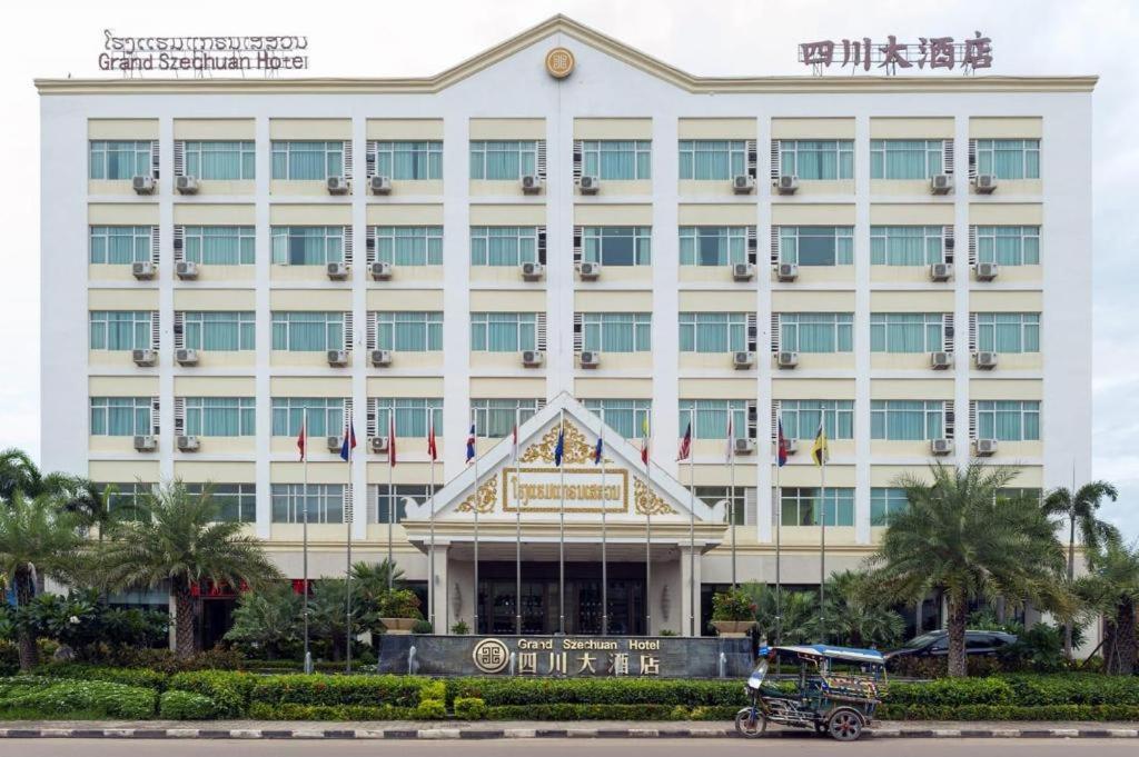 Grand Szechuan Hotel Vientiane Exterior foto